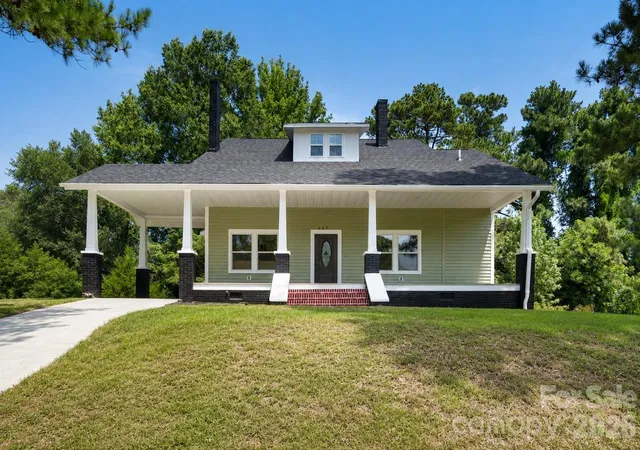 Photo 1 of Single family home for sale at 607 Lee Ave, Wadesboro, NC 28170 | MLS# 4405753 | Listing updated on 2026-07-28