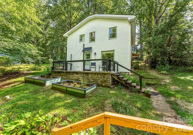 Photo 1 of Single family home for sale at 141 Silversteen Dr, Brevard, NC 28712 | MLS# 4405756 | Listing updated on 2026-08-30