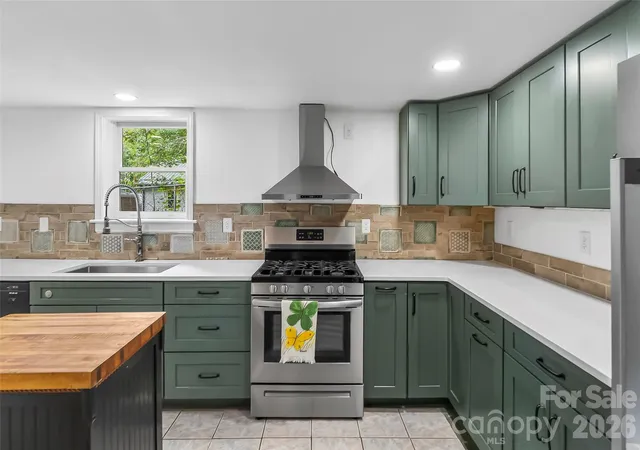 Photo 3 of Single family home for sale at 141 Silversteen Dr, Brevard, NC 28712 | MLS# 4405756 | Listing updated on 2026-08-30
