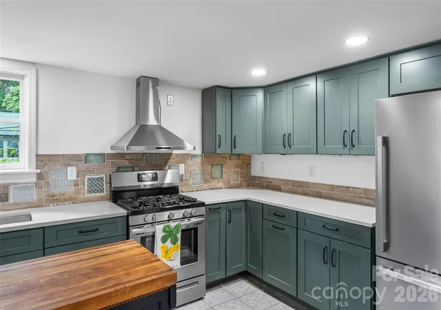 Photo 5 of Single family home for sale at 141 Silversteen Dr, Brevard, NC 28712 | MLS# 4405756 | Listing updated on 2026-08-30