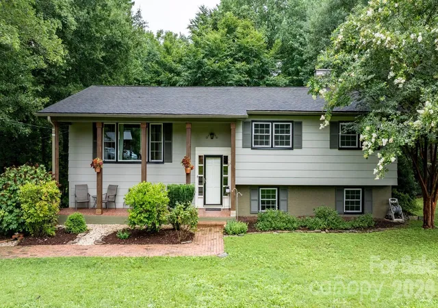 Photo 1 of Single family home for sale at 267 25th Avenue Nw, Hickory, NC 28601 | MLS# 4405765 | Listing updated on 2026-08-31