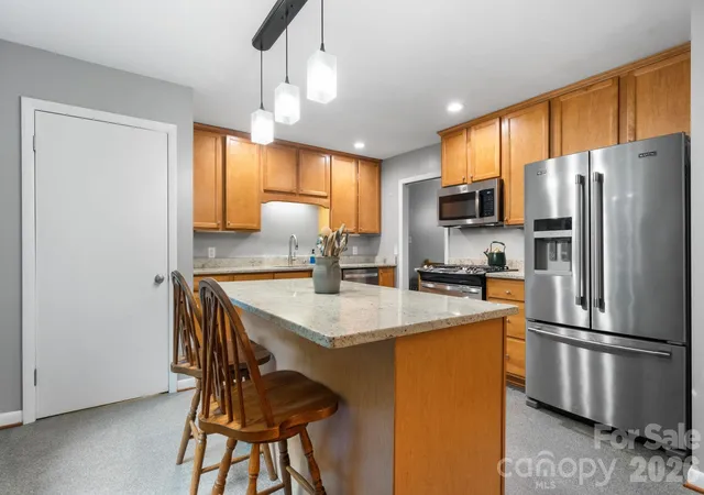 Photo 3 of Single family home for sale at 267 25th Avenue NW, Hickory, NC 28601 | MLS# 4405765 | Listing updated on 2026-08-31
