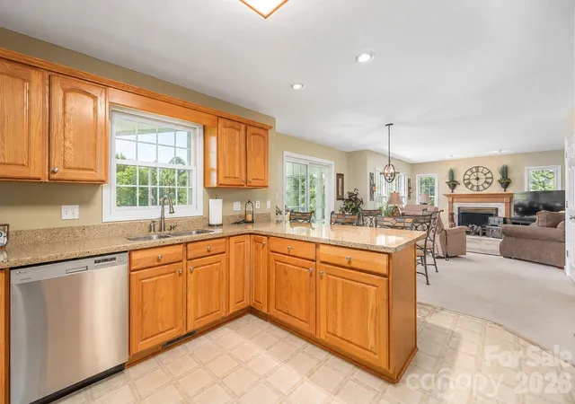 Photo 4 of Single family home for sale at 35 Forest Knoll Dr, Weaverville, NC 28787 | MLS# 4405776 | Listing updated on 2026-09-30