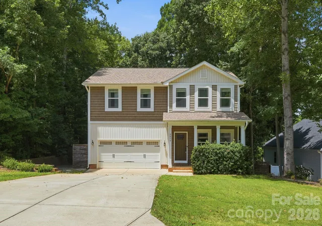 Photo 2 of Single family home for sale at 3675 W Bay Dr, Sherrills Ford, NC 28673 | MLS# 4405778 | Listing updated on 2026-08-24