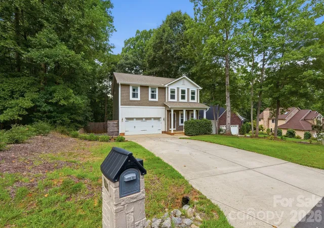 Photo 4 of Single family home for sale at 3675 W Bay Dr, Sherrills Ford, NC 28673 | MLS# 4405778 | Listing updated on 2026-08-24