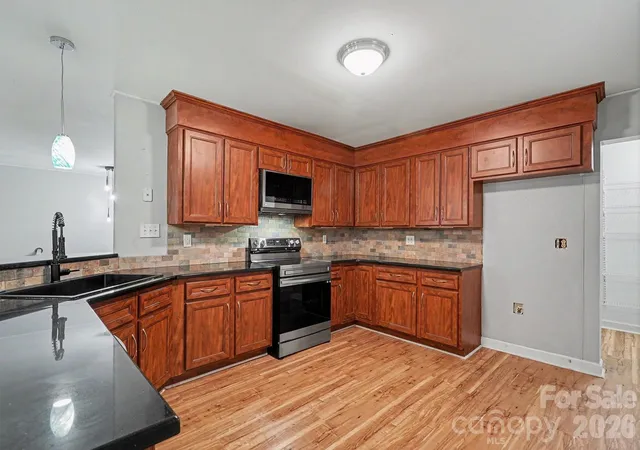 2nd image of 502 Cedarwood Dr, Monroe, NC 28112 | MLS# 4405782