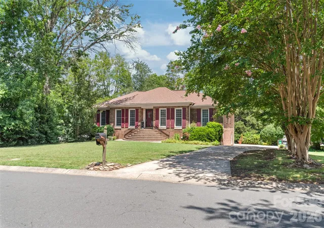 Photo 2 of Single family home for sale at 7308 Quail Ridge Dr, Charlotte, NC 28226 | MLS# 4405785 | Listing updated on 2026-08-31