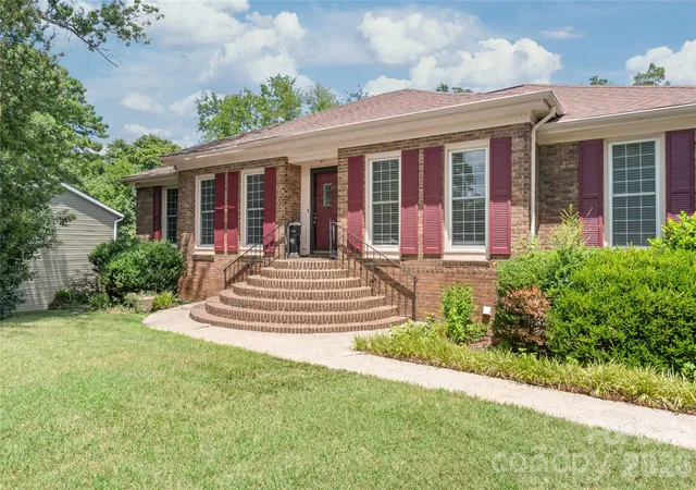 Photo 3 of Single family home for sale at 7308 Quail Ridge Dr, Charlotte, NC 28226 | MLS# 4405785 | Listing updated on 2026-10-09