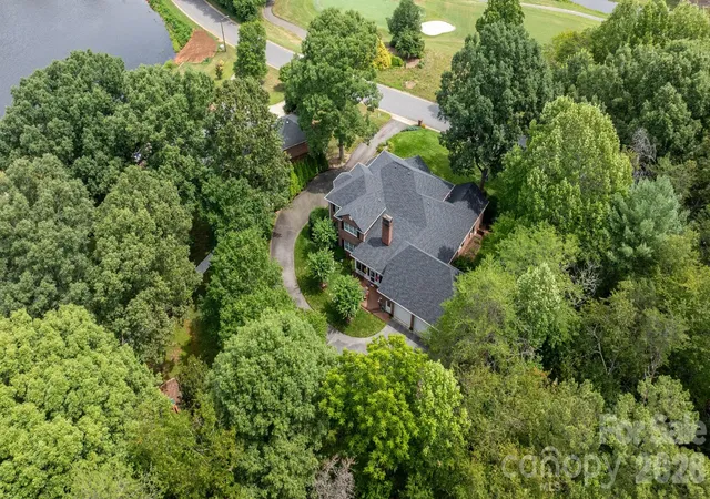 48th image of 3740 Pinecrest Dr Ne, Hickory, NC 28601 | MLS# 4405793