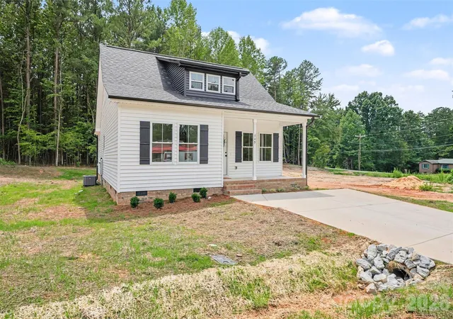 Photo 3 of Single family home for sale at 749 Jack St #4, Kannapolis, NC 28081 | MLS# 4405796 | Listing updated on 2026-09-16