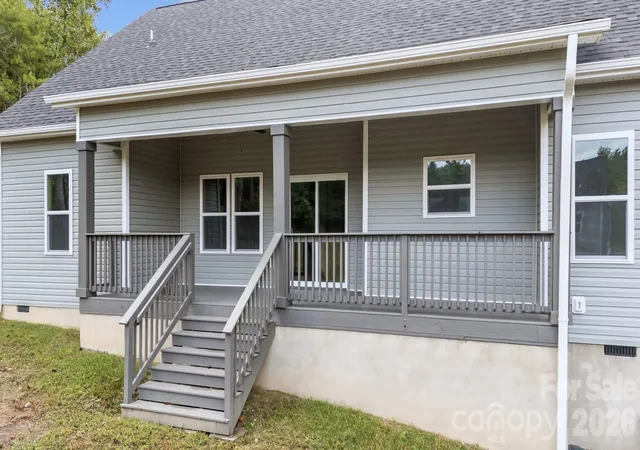 24th image of 79 Crystal Mountain Dr, Hendersonville, NC 28739 | MLS# 4405803