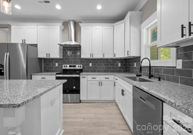 4th image of 79 Crystal Mountain Dr, Hendersonville, NC 28739 | MLS# 4405803