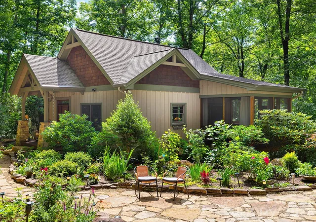 4th image of 352 Celo Cove Dr #18, Burnsville, NC 28714 | MLS# 4405839