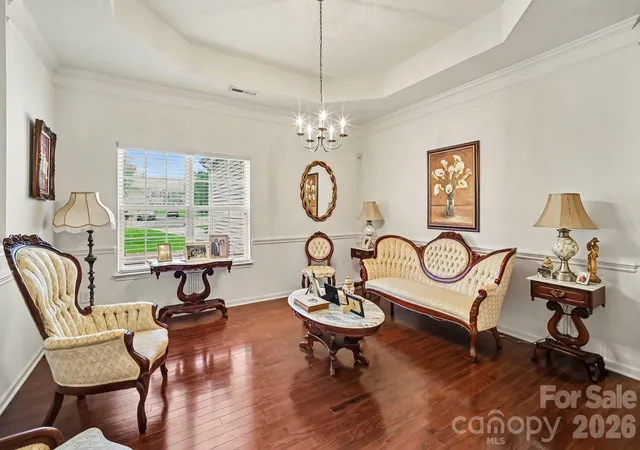 Photo 4 of Sale Pending at 6900 Daisy Bee Ct, Charlotte, NC 28216 | MLS# 4405840 | Listing updated on 2026-09-05