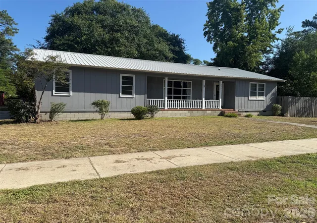 Photo 1 of Single family home for sale at 511 E Church St, Kershaw, SC 29067 | MLS# 4405856 | Listing updated on 2026-09-27