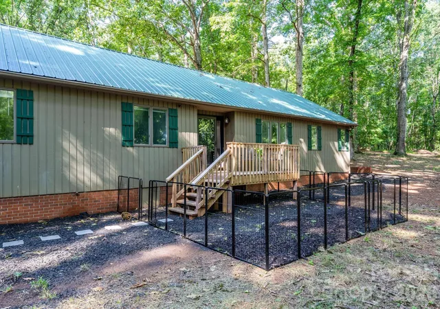 Photo 2 of Single family home for sale at 272 Massey Deal Rd, Statesville, NC 28625 | MLS# 4405865 | Listing updated on 2026-09-30
