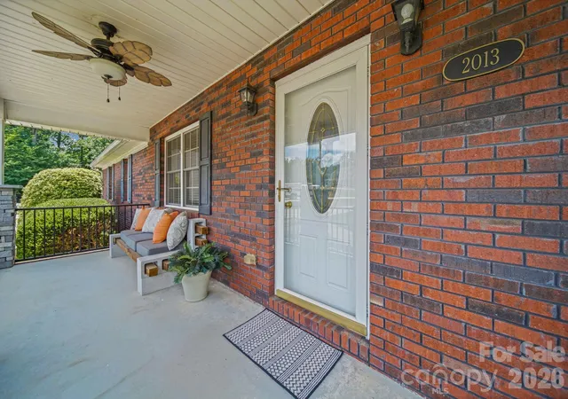2nd image of 2013 Silvertip Ct, Belmont, NC 28012 | MLS# 4405875