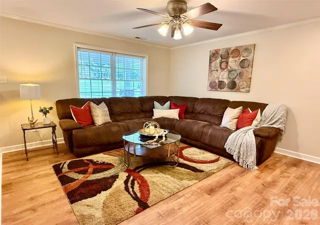 Photo 3 of Single family home for sale at 2013 Silvertip Ct, Belmont, NC 28012 | MLS# 4405875 | Listing updated on 2026-09-27