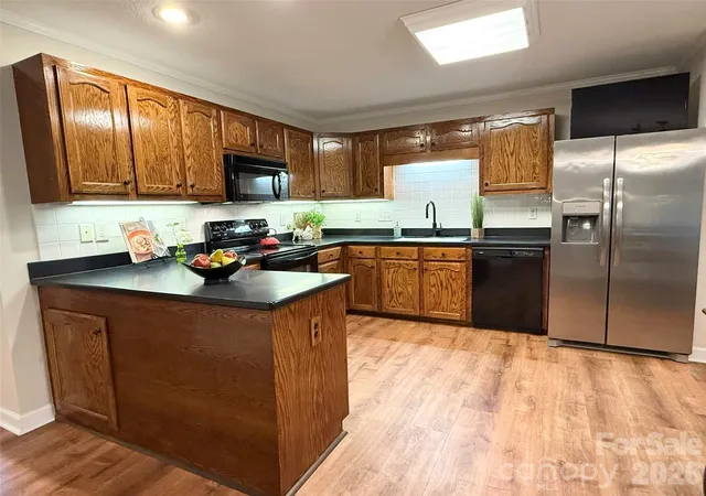 Photo 4 of Single family home for sale at 2013 Silvertip Ct, Belmont, NC 28012 | MLS# 4405875 | Listing updated on 2026-09-27