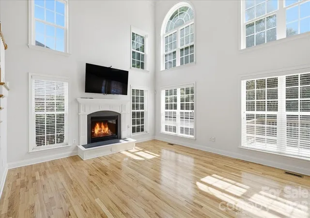 Photo 4 of Single family home for sale at 6055 Latta Springs Cir, Huntersville, NC 28078 | MLS# 4405877 | Listing updated on 2026-10-29