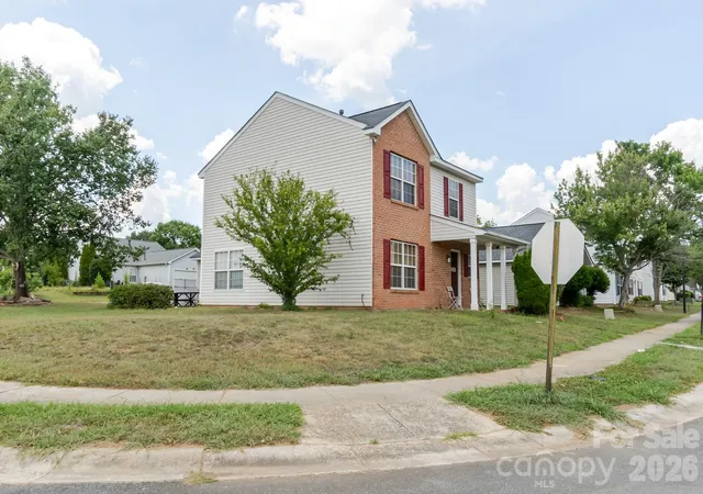 Photo 4 of Single family home for sale at 1543 Tuckers Glenn Dr, Rock Hill, SC 29732 | MLS# 4405907 | Listing updated on 2026-08-22