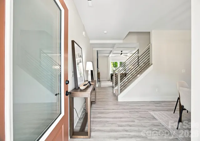 Photo 3 of Sale Pending at 402 North St, Dallas, NC 28034 | MLS# 4405932 | Listing updated on 2026-09-04