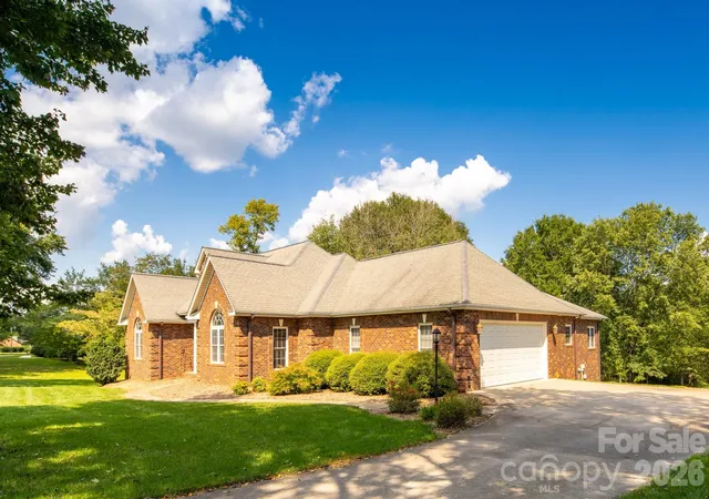 Photo 3 of Single family home for sale at 3808 Falling Crk Rd NE, Hickory, NC 28601 | MLS# 4405941 | Listing updated on 2026-09-12