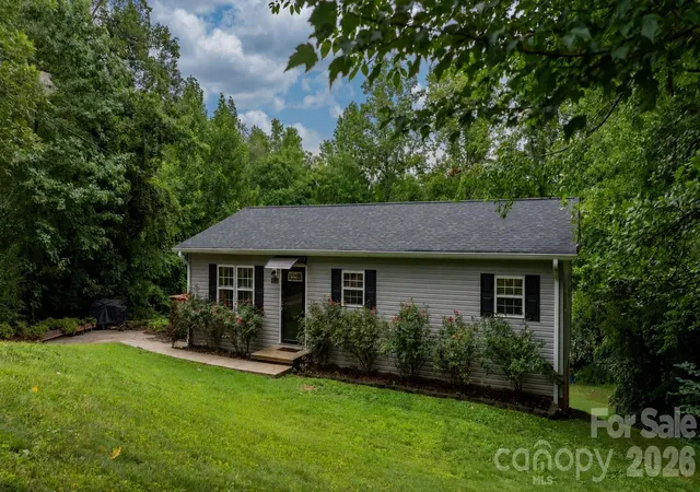 Photo 1 of Single family home for sale at 1172 Sunset Ct, Conover, NC 28613 | MLS# 4405962 | Listing updated on 2026-08-15