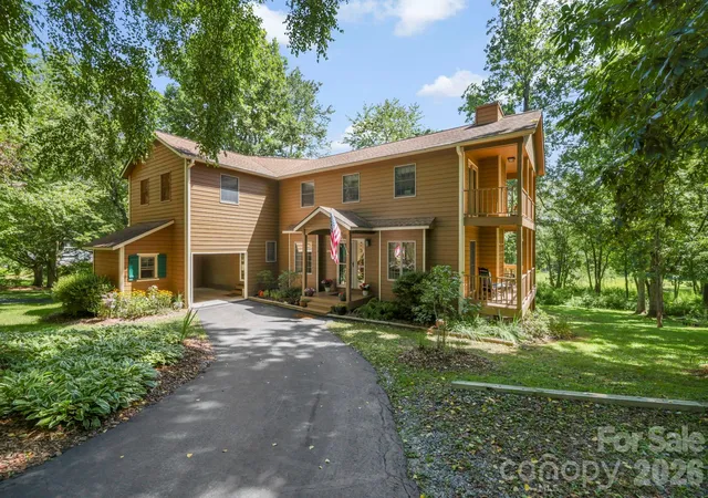 Photo 1 of Single family home for sale at 200 Newman Dr, Hendersonville, NC 28792 | MLS# 4405971 | Listing updated on 2026-09-12