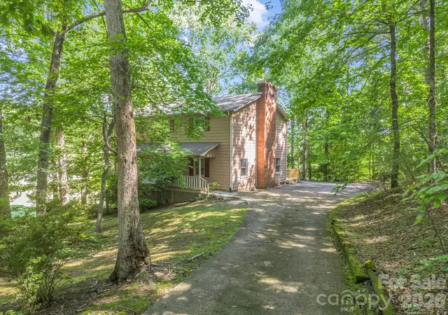 Photo 3 of Single family home for sale at 154 Breeze Hl, Rutherfordton, NC 28139 | MLS# 4405973 | Listing updated on 2026-08-20