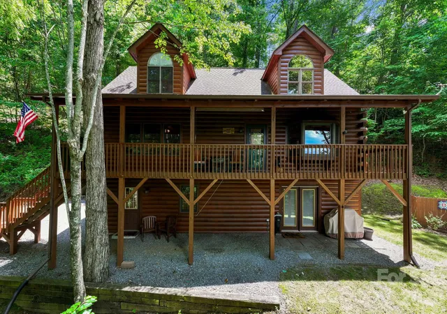 2nd image of 394 Hickory Dr, Waynesville, NC 28786 | MLS# 4405975