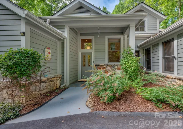 2nd image of 104 Little Cherokee Rdg, Hendersonville, NC 28739 | MLS# 4405981