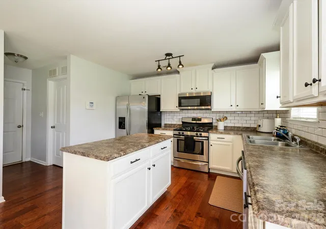 5th image of 11819 Paver Ln, Midland, NC 28107 | MLS# 4405995