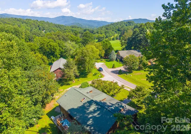 36th image of 91 Tibi Ln, Waynesville, NC 28785 | MLS# 4405996