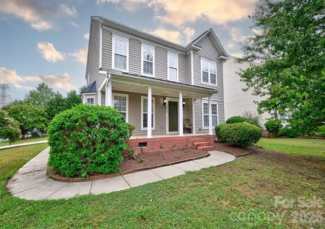 Photo 3 of Single family home for sale at 4960 Summerside Dr, Clover, SC 29710 | MLS# 4406000 | Listing updated on 2026-10-27