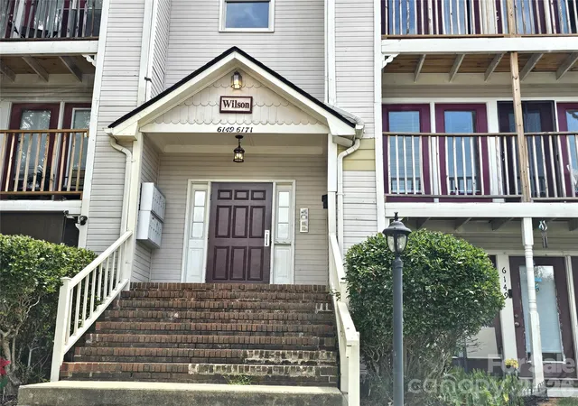 Listing Photo 4 - Condo for sale in building located at 6165 Mdw Rose Ln, Charlotte, NC 28215