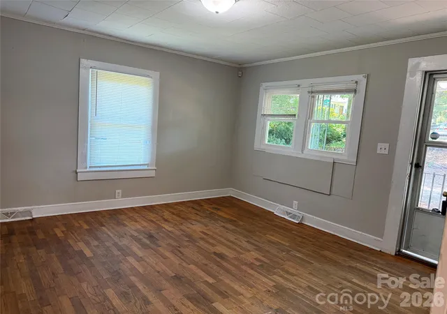 Photo 4 of Single family home for sale at 514 S Avon St, Gastonia, NC 28054 | MLS# 4406033 | Listing updated on 2026-10-02