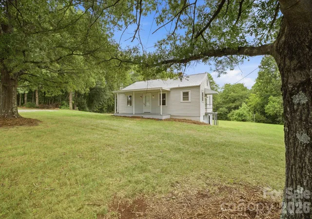 1st image of 825 21st Street Dr Se, Hickory, NC 28602 | MLS# 4406042