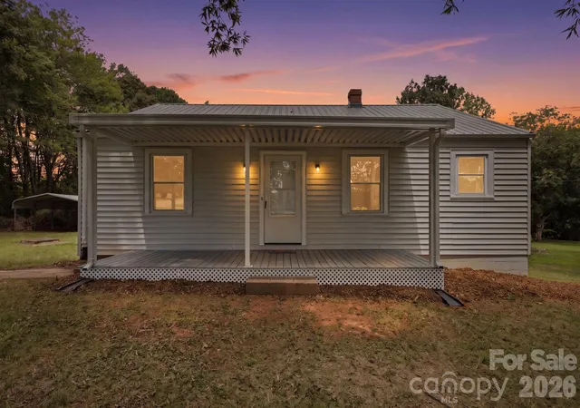 2nd image of 825 21st Street Dr Se, Hickory, NC 28602 | MLS# 4406042