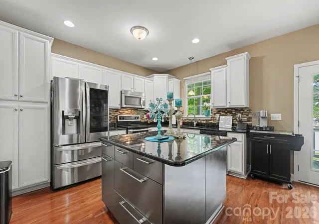 Photo 3 of Single family home for sale at 128 La Agua Ln, Troutman, NC 28166 | MLS# 4406062 | Listing updated on 2026-09-28