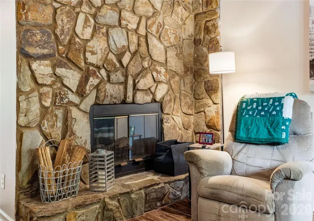 Listing Photo 5 - Condo for sale in building located at 6355 Windsor Gate Ln, Charlotte, NC 28215