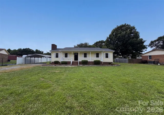Photo 1 of Single family home for sale at 642 Lancer Ct Nw, Concord, NC 28027 | MLS# 4406082 | Listing updated on 2026-10-01