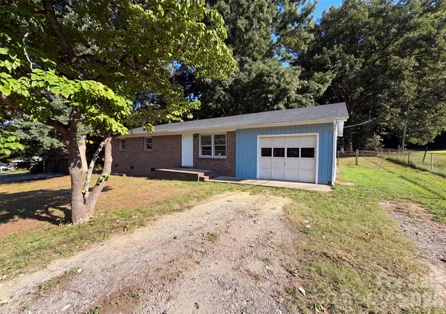 1st image of 120 Riley Rd, Dallas, NC 28034 | MLS# 4406089