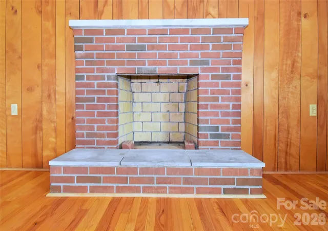 4th image of 605 S Buena Vista Dr, Hendersonville, NC 28792 | MLS# 4406091