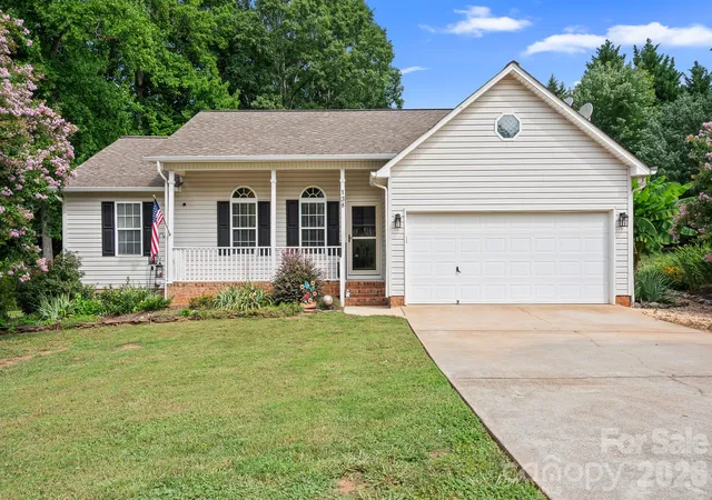 Photo 1 of Single family home for sale at 138 Valley Glen Dr, Troutman, NC 28166 | MLS# 4406093 | Listing updated on 2026-09-03