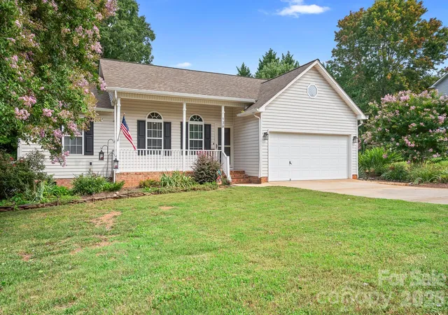 Photo 2 of Single family home for sale at 138 Valley Glen Dr, Troutman, NC 28166 | MLS# 4406093 | Listing updated on 2026-09-03