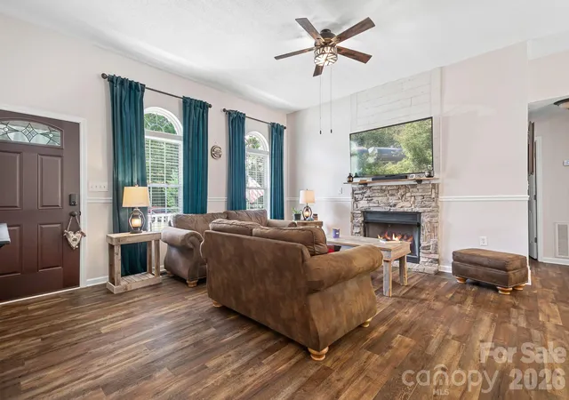 Photo 4 of Single family home for sale at 138 Valley Glen Dr, Troutman, NC 28166 | MLS# 4406093 | Listing updated on 2026-09-03