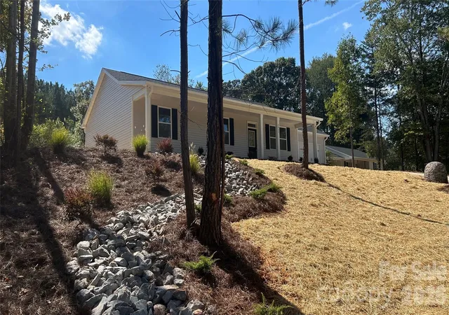 Single family home for sale at 2935 Heavners Farm Ct, Lincolnton, NC 28092 | MLS# 4406103