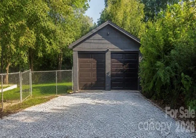 Photo 18 of Single family home for sale at 3413 1st Avenue Cir NW, Hickory, NC 28601 | MLS# 4406129 | Listing updated on 2026-09-22