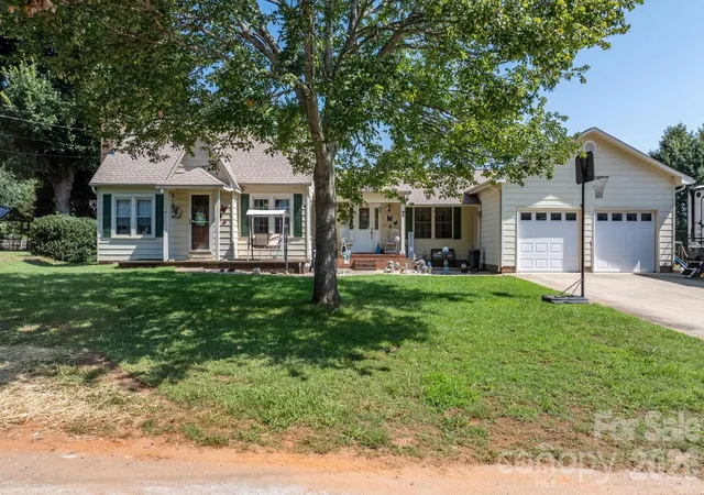 22nd image of 2504 Brentwood Cir, Lenoir, NC 28645 | MLS# 4406132